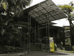 Mampir ke Nissin Emporium Semarang, Cafe Dengan Balutan Sejarah Nissin